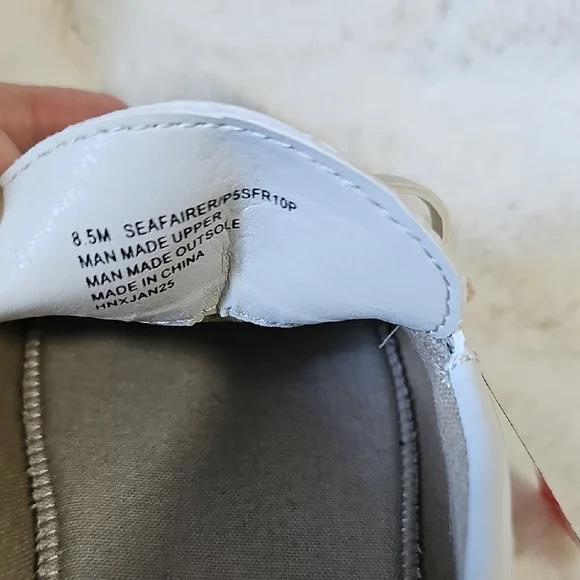 NWT! Tommy Bahama Women's Cream Moccasins - Picture 14 of 16